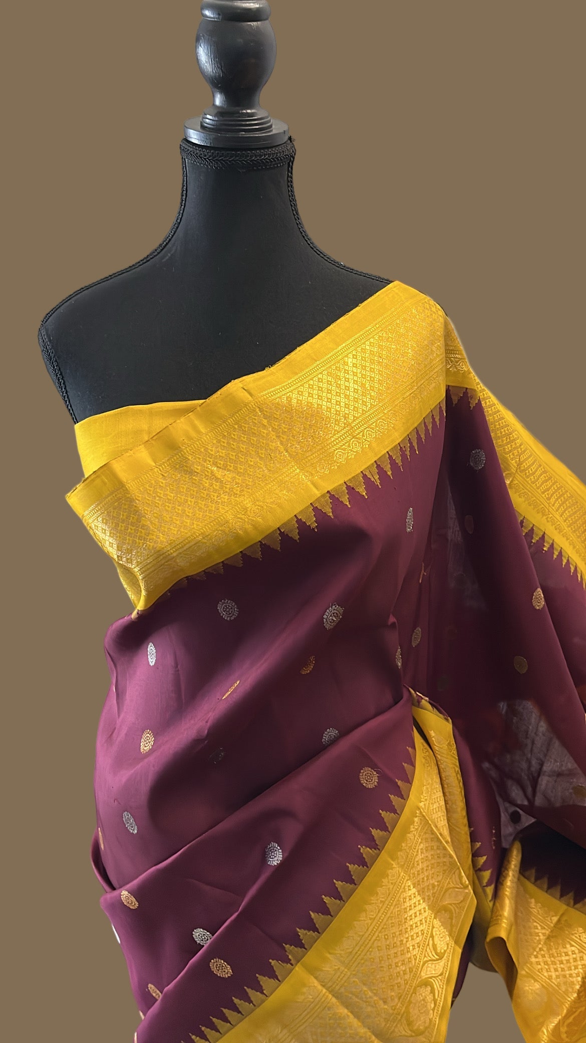 Harini (ಹರಿಣಿ) – Wine & Mustard Yellow Gadwal Pure Silk Saree