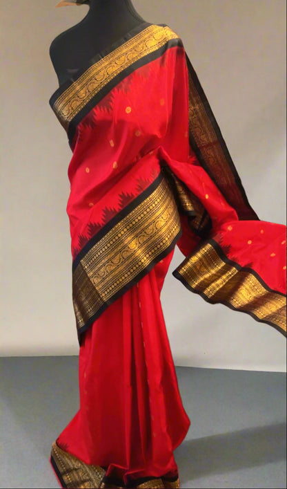 Rithika (ಋಥಿಕಾ) – Red & Black Gadwal Pure Silk Saree