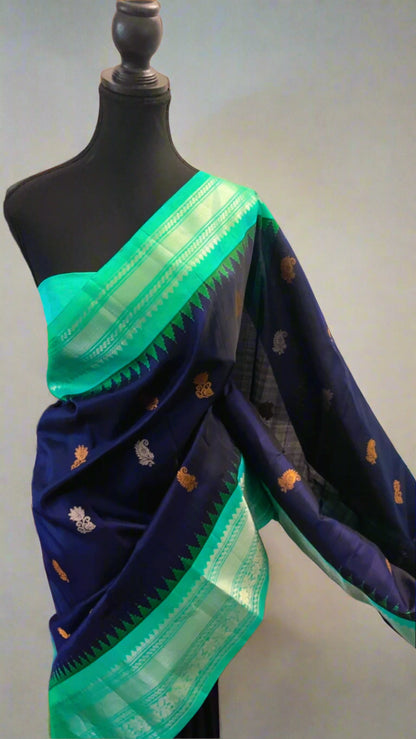 Navneeta (ನವನೀತಾ) – Navy Blue & Aqua Green Gadwal Pure Silk Saree