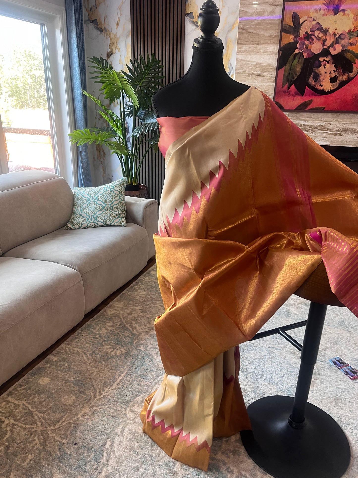 Bhavani (ಭವಾನಿ) – Beige & Golden Kanjeevaram Pure Silk Saree