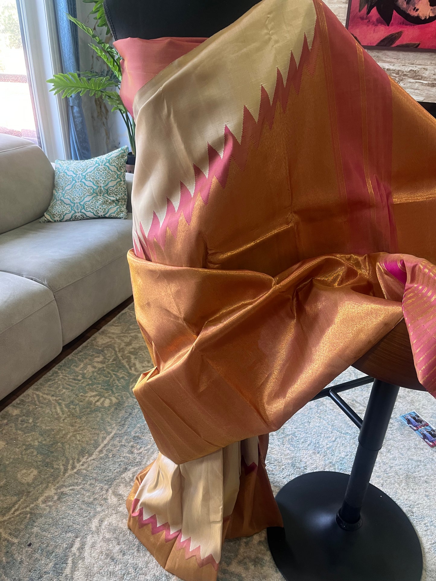 Bhavani (ಭವಾನಿ) – Beige & Golden Kanjeevaram Pure Silk Saree