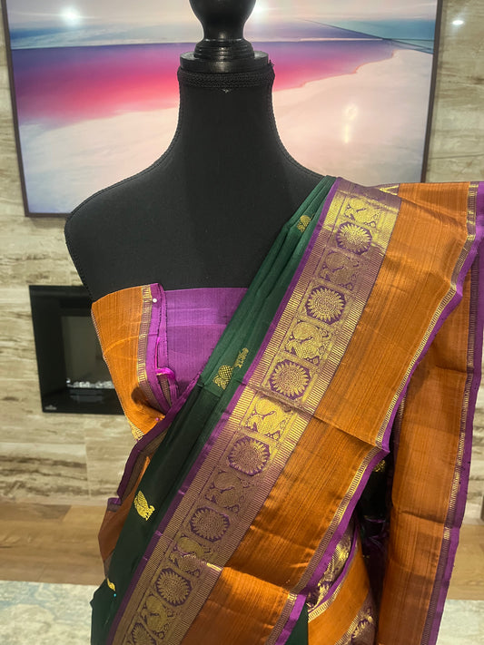 Sumedha (ಸुमೇಧಾ) – Dark Green & Wine Purple Korvai Kanjeevaram Pure Silk Saree