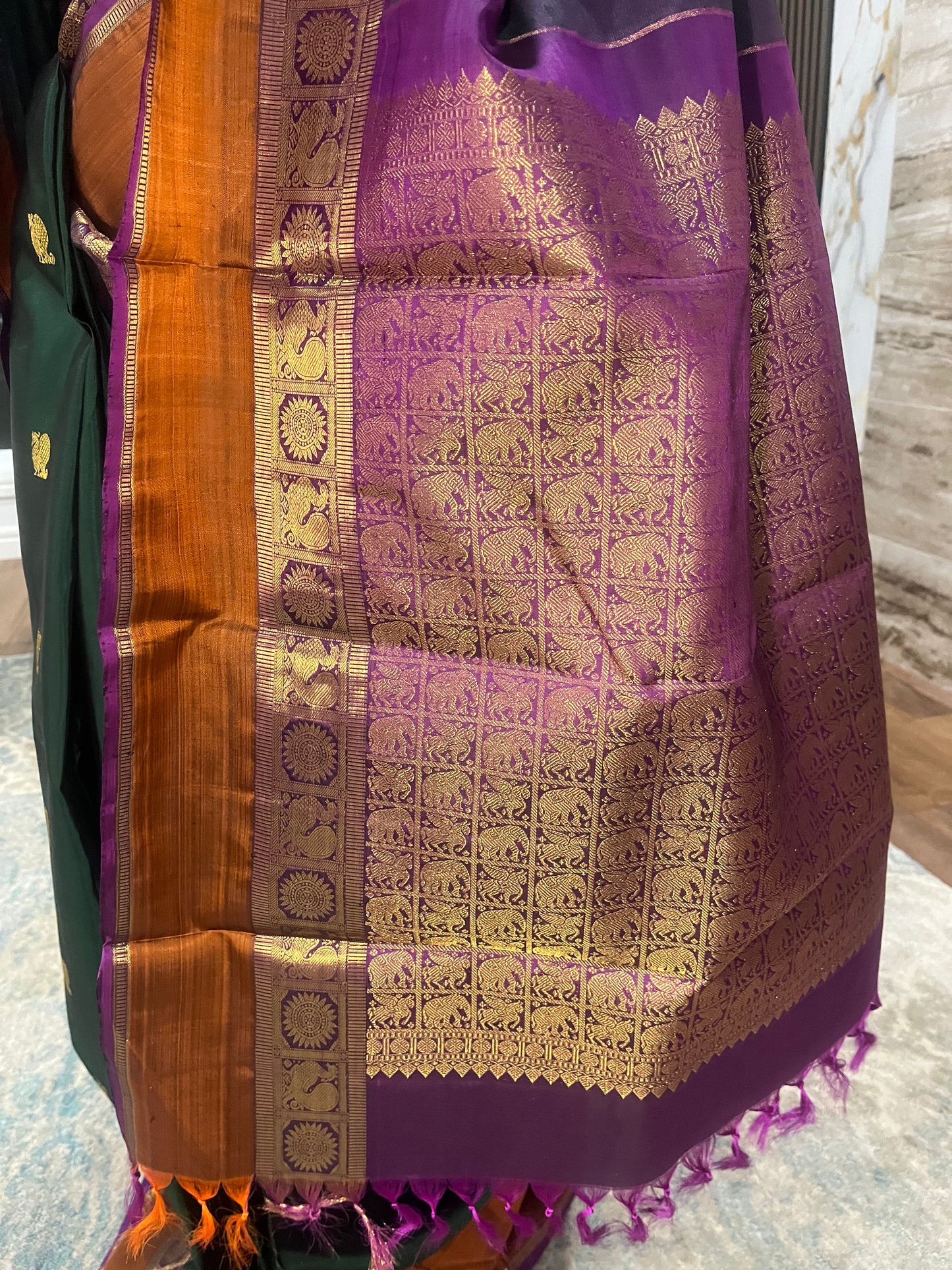 Sumedha (ಸुमೇಧಾ) – Dark Green & Wine Purple Korvai Kanjeevaram Pure Silk Saree