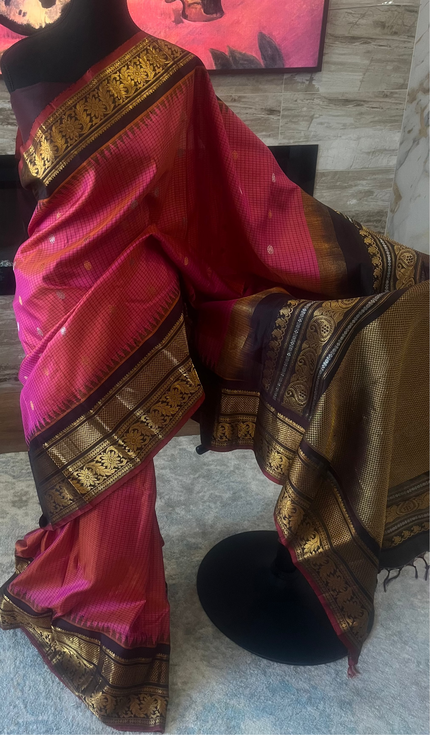 Rasitha (ರಸಿತಾ) – Orange & Golden Dual Tone Gadwal Pure Silk Saree