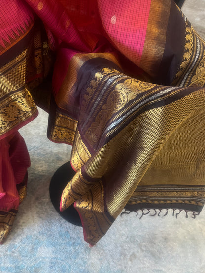 Rasitha (ರಸಿತಾ) – Orange & Golden Dual Tone Gadwal Pure Silk Saree