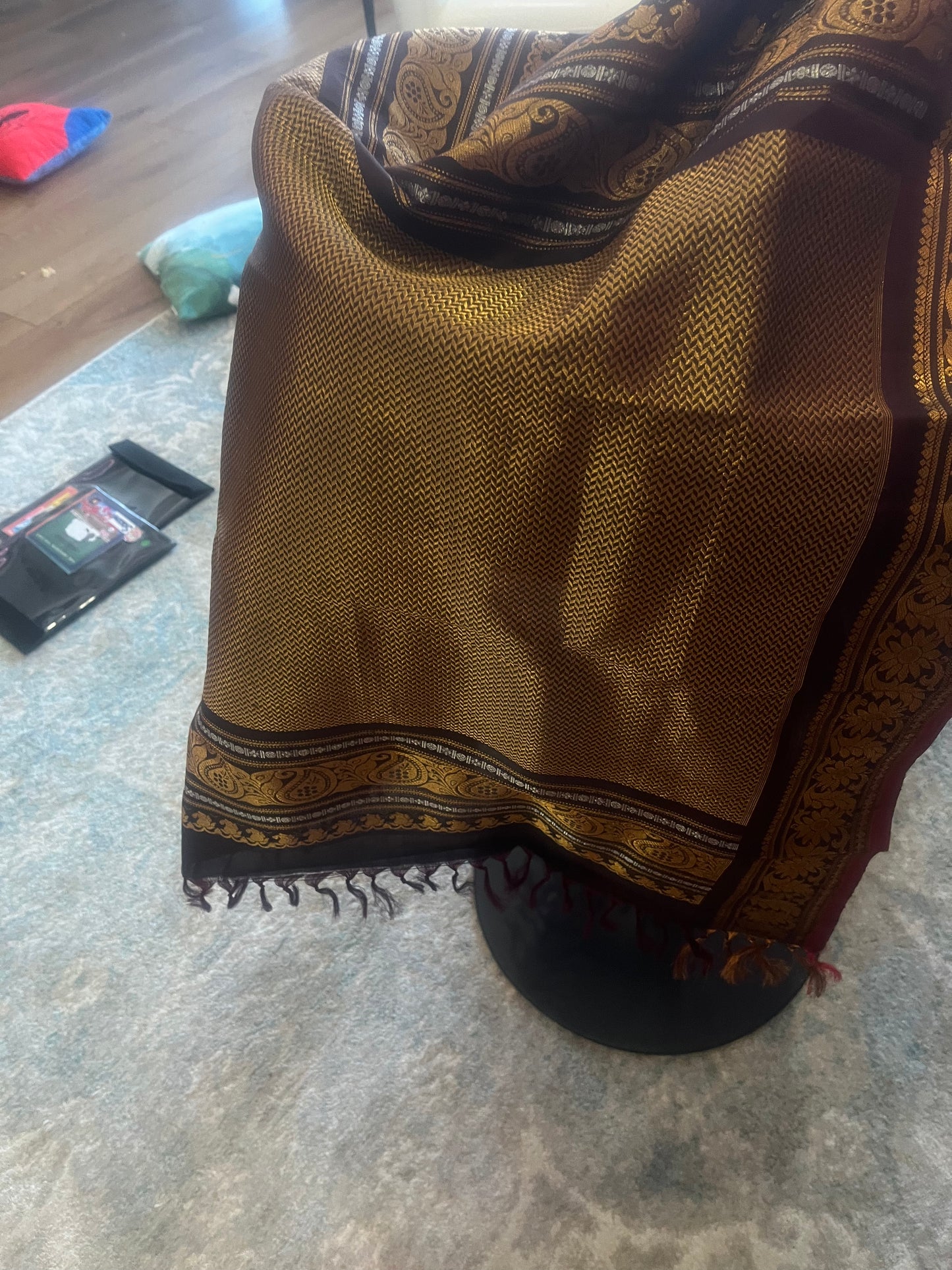 Rasitha (ರಸಿತಾ) – Orange & Golden Dual Tone Gadwal Pure Silk Saree