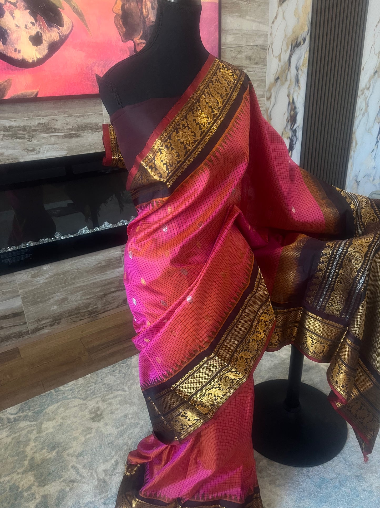 Rasitha (ರಸಿತಾ) – Orange & Golden Dual Tone Gadwal Pure Silk Saree