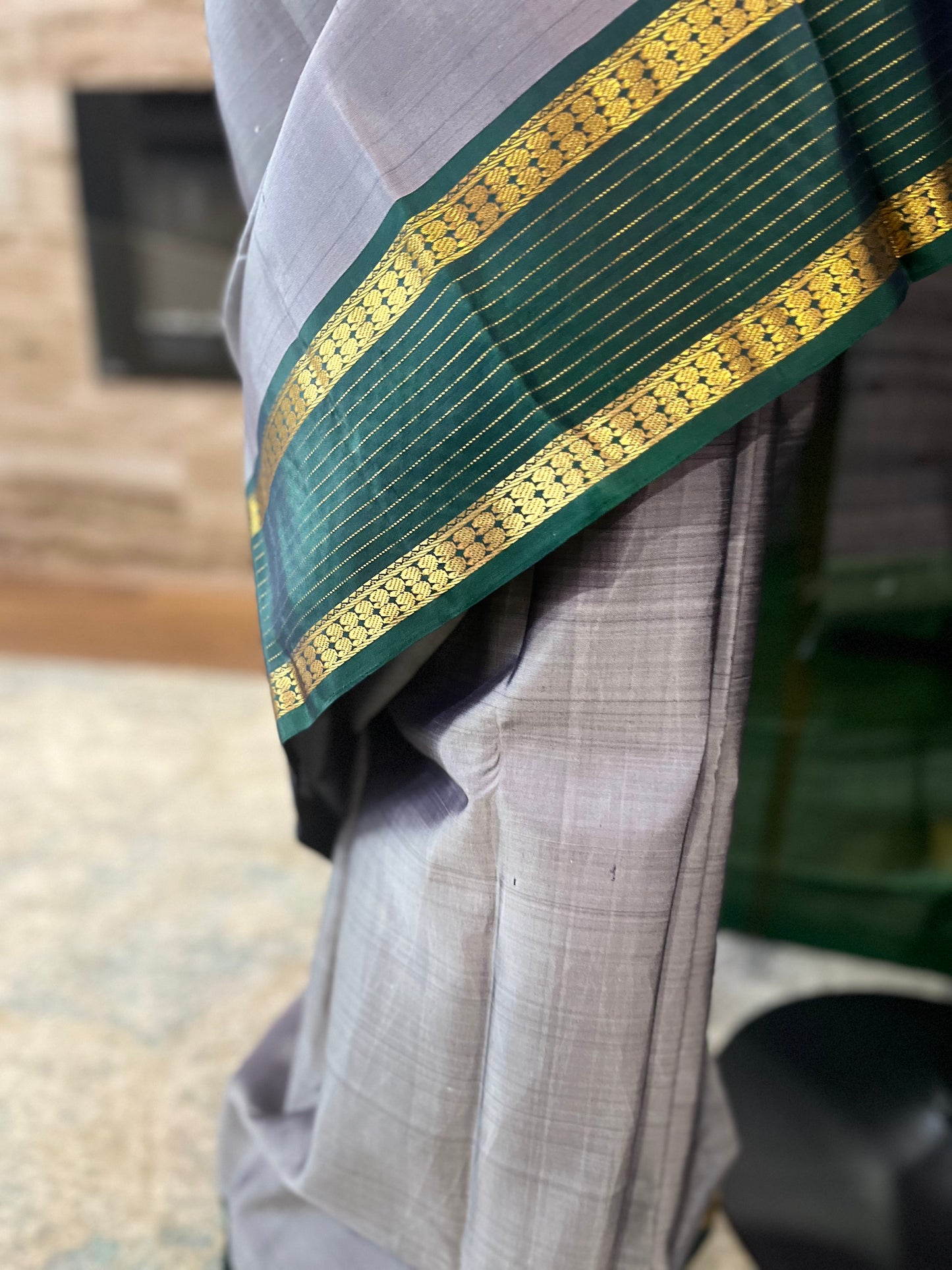 Kanjeevaram Pure Silk Saree – Handwoven Korvai Weave with 2 gm Gold Zari