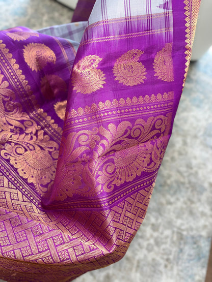 Varnitha (ವರ್ಣಿತಾ) – Ash Grey and Magenta Pink Gadwal Pure Silk Saree