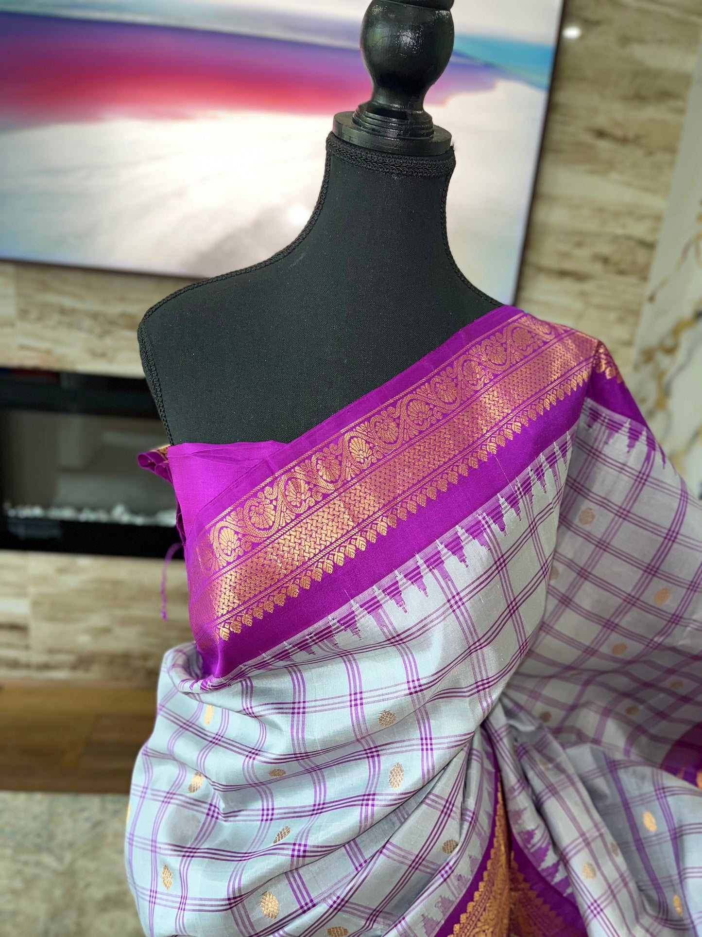 Varnitha (ವರ್ಣಿತಾ) – Ash Grey and Magenta Pink Gadwal Pure Silk Saree